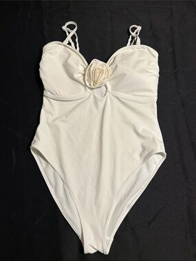 Amazon Cream Bodysuit with Center Rose Detail
